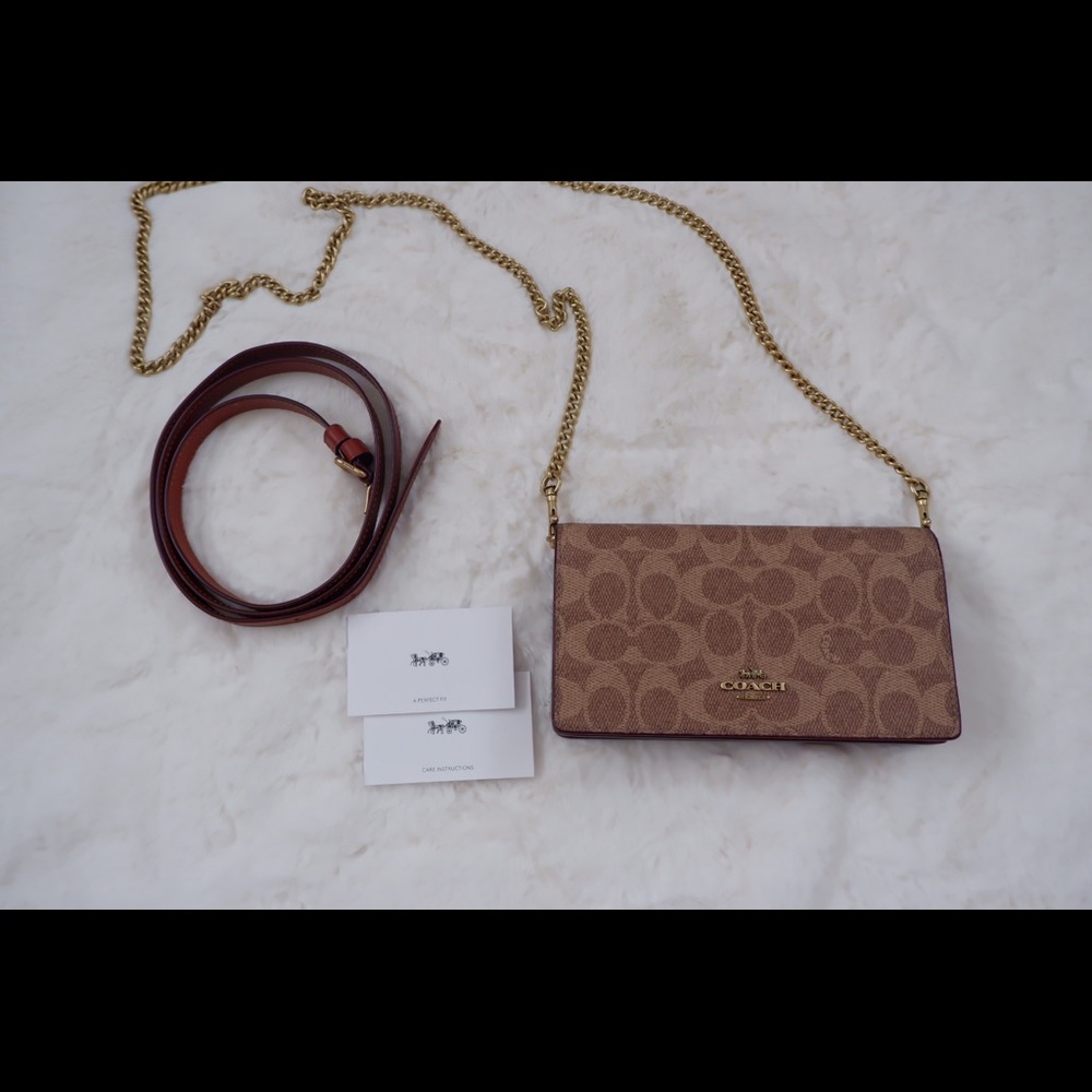 Coach - Picture 2 of 8